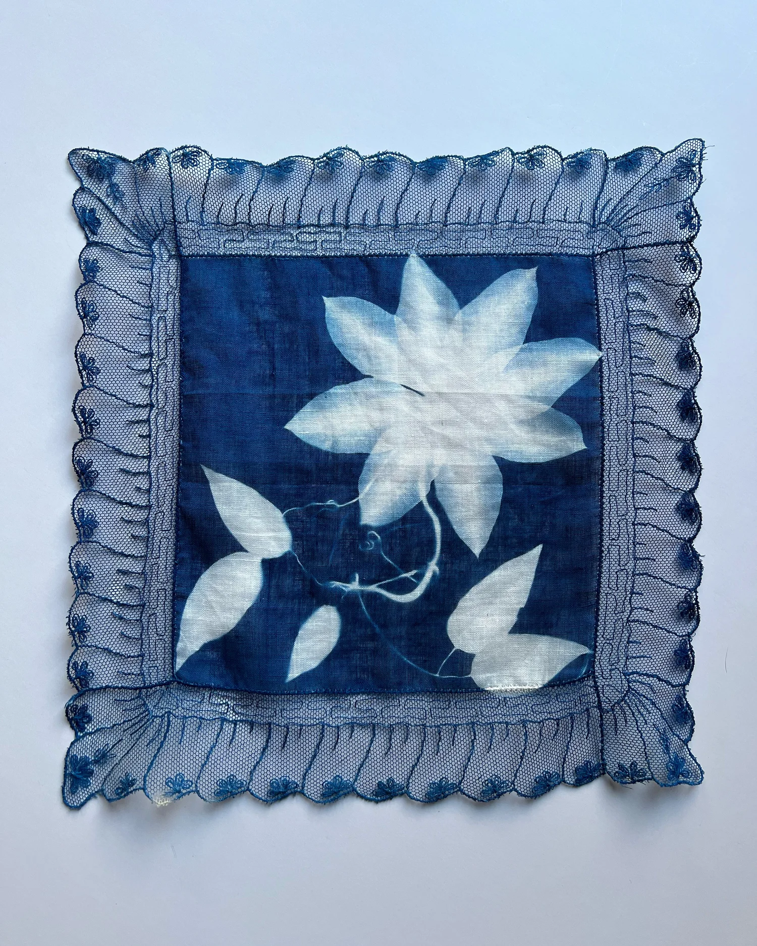 Clematis+on+vintage+linen.JPG?